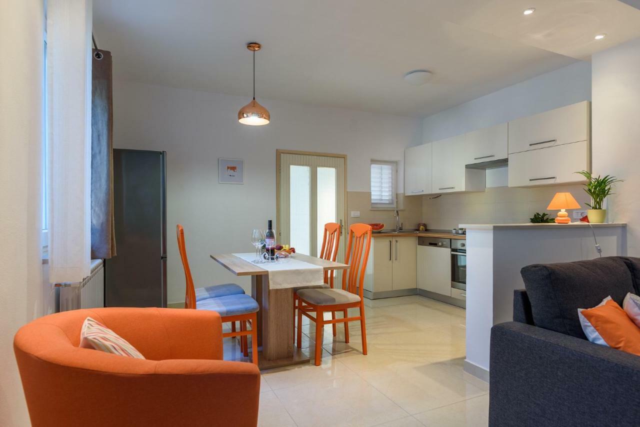 Apartment Perusko Pola Esterno foto